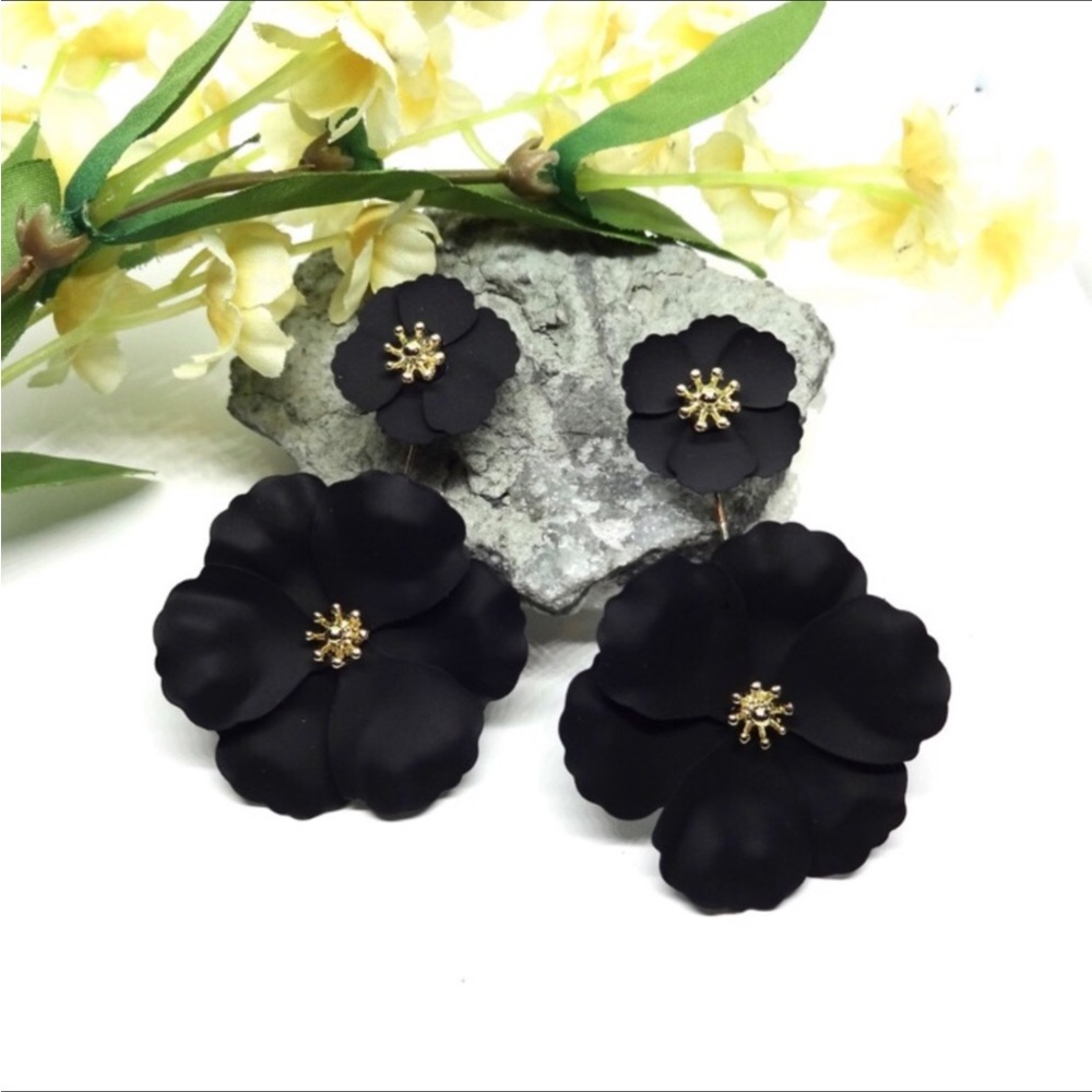 Anthro Black Double Flower Captiva Earrings - Picture 4 of 6